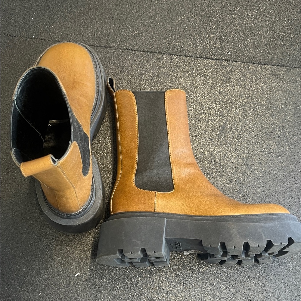 Sportmax Tan Leather Chelsea Lug Boots with Black Elastic